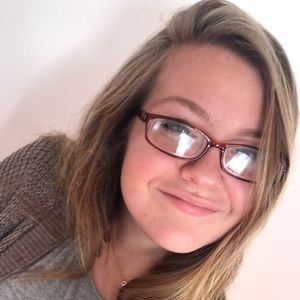 Meet your Posher, Mickayla